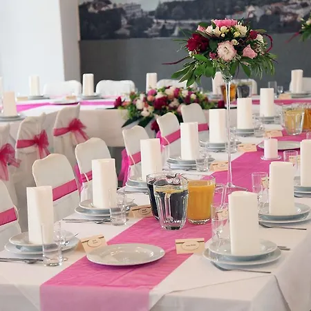 Centrum Konferencyjne Zamek אורחן שצ'צ'ינק