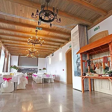 Centrum Konferencyjne Zamek بيت ريفي